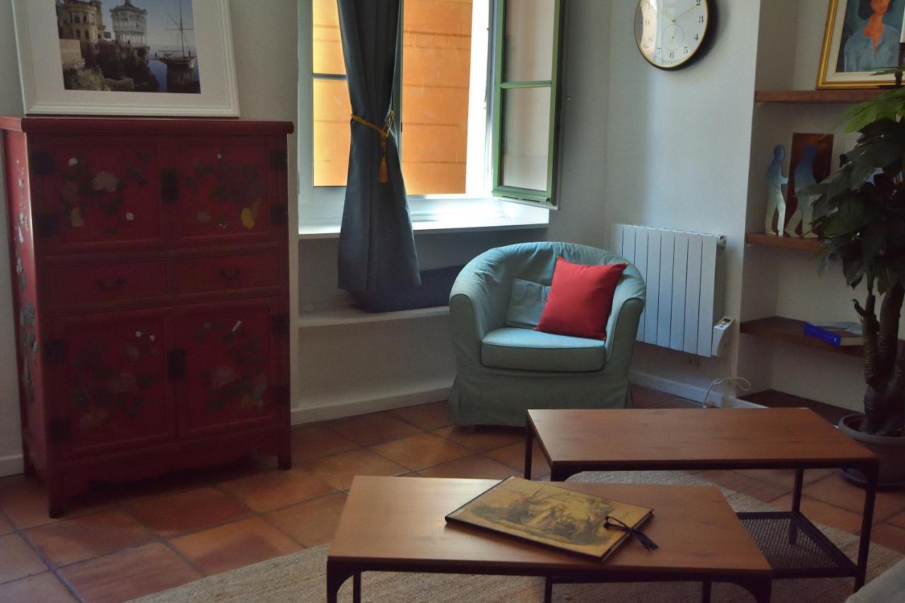 Apartment 33 On The Old Historic Senate Square Nizza Kültér fotó