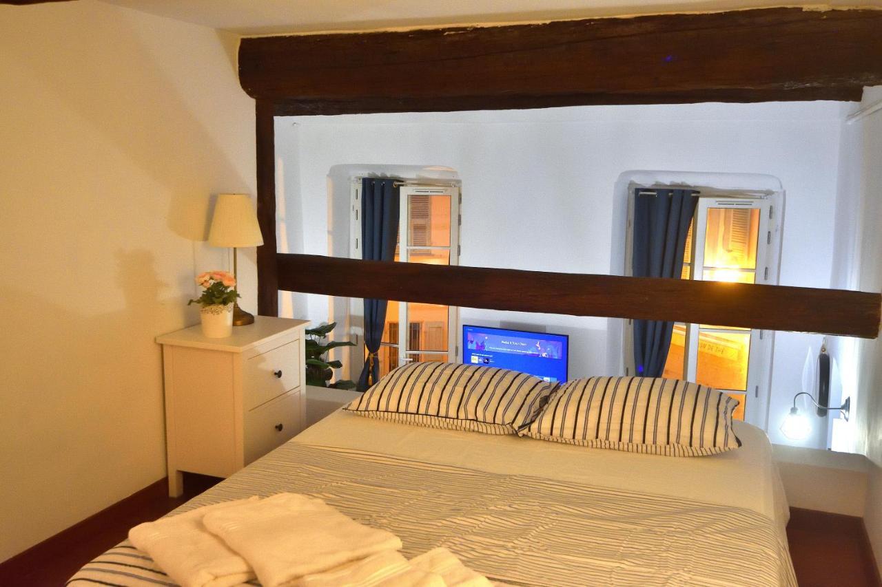 Apartment 33 On The Old Historic Senate Square Nizza Kültér fotó